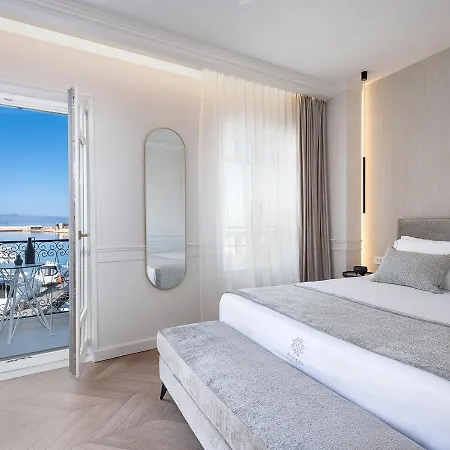 Riviera Hotel